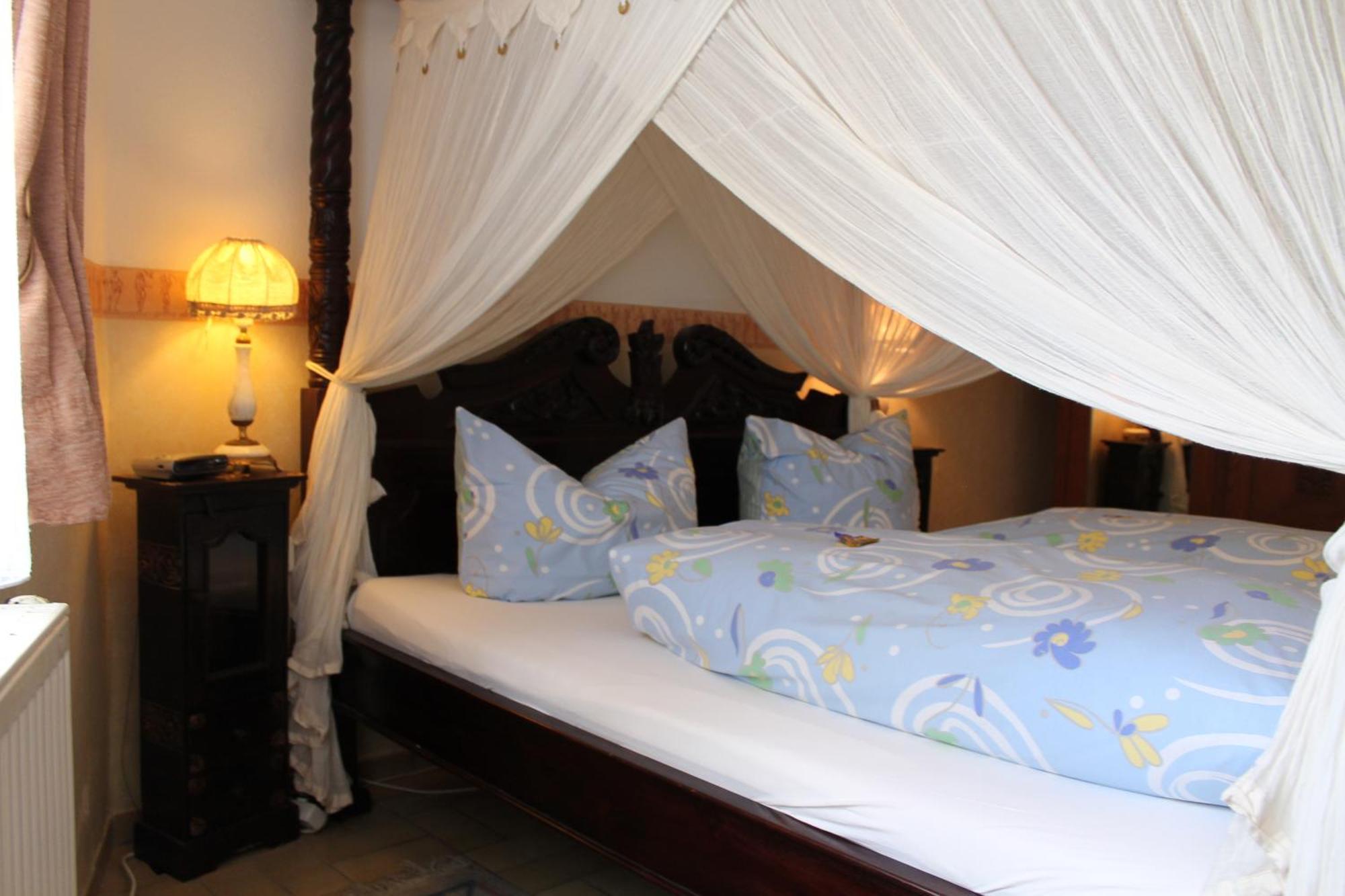 רוטנבורג אוב דר טאובר Kreuzerhof Hotel Garni מראה חיצוני תמונה