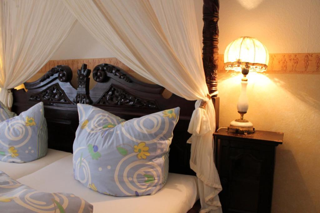 רוטנבורג אוב דר טאובר Kreuzerhof Hotel Garni חדר תמונה